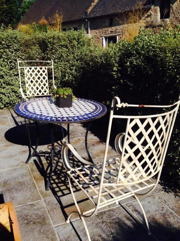 Le Domaine De Saint-Thomin Bed & Breakfast Nostang Exterior foto